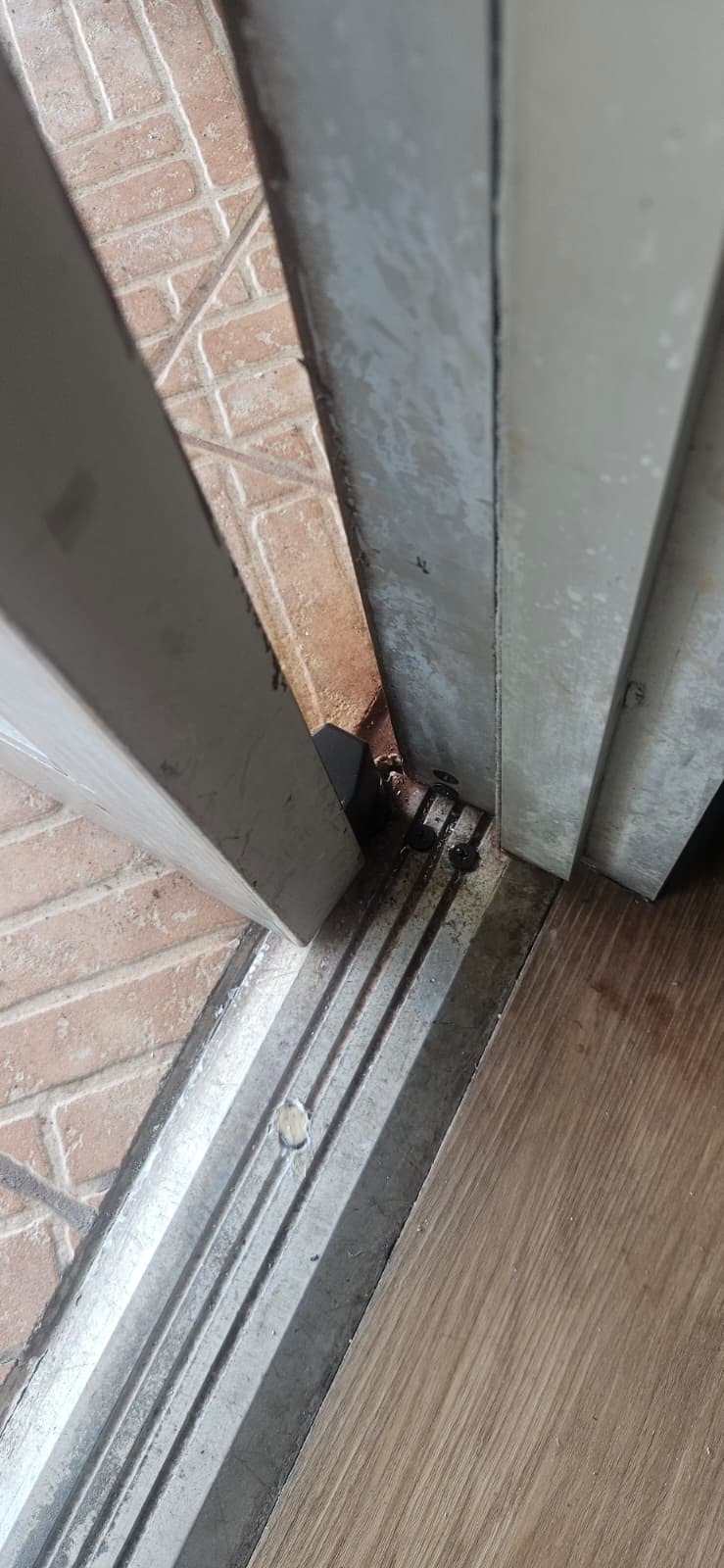Bagel Shop Door Was Dragging on the Floor in Hallandale Beach photo 1